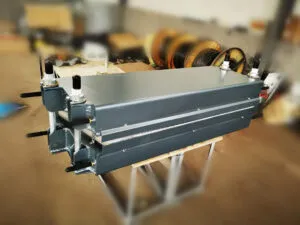 TWO PIECES FRAME TYPE VULCANIZING PRESS